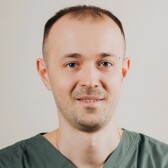 Добронравов Олег Игоревич, офтальмолог-хирург