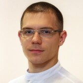 Ломаков Виталий Юрьевич, стоматолог-терапевт