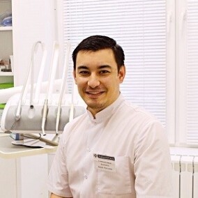 Халмуратов Бахрам Максудович, стоматолог-хирург