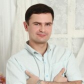 Батышев Евгений Владиславович, офтальмолог