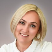 Бреднева Оксана Ильгизаровна, стоматолог-хирург
