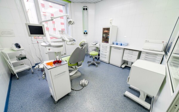 Стоматологический центр «Аполлония» (Клиника закрыта)