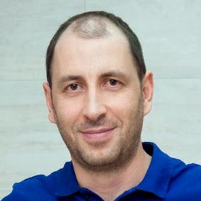 Цей Бинас Искендерович, хирург