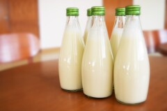 Молоко или не молоко: как выбрать полезный напиток?