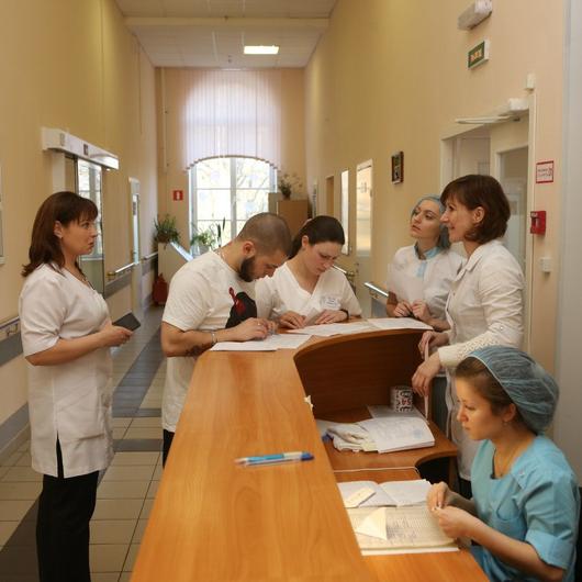 Больница в петергофе. Николаевская больница Петергоф хирургическое отделение. Поликлиника Петергоф. Травматологический кабинет Николаевской больницы в Петергофе. Реабилитация в Николаевской больнице в Петродворце.
