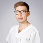 Мазуровский Артём Алексеевич, имплантолог