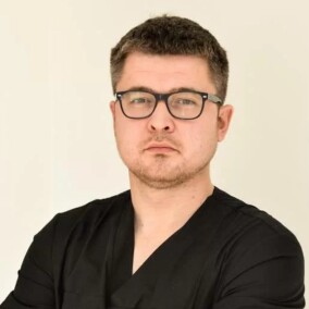 Бадретдинов Рустам Ильясович, стоматолог-хирург