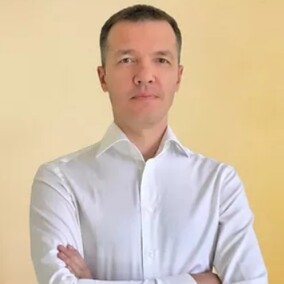 Лазарев Денис Владимирович, стоматолог-терапевт