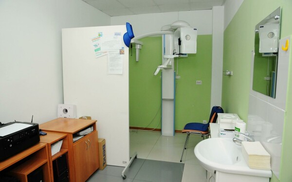«Центр стоматологии» на Васенко