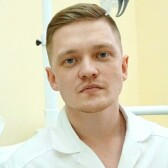Захаров Евгений Андреевич, стоматолог-терапевт