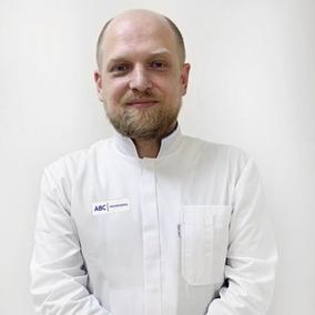 Якушев Антон Андреевич, хирург