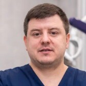 Генералов Дмитрий Геннадиевич, имплантолог