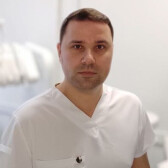 Гуров Виталий Сергеевич, стоматолог-хирург