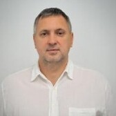 Бруев Олег Геннадиевич, стоматолог-терапевт