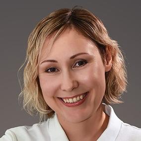 Нестерова Елена Артуровна, стоматолог-терапевт