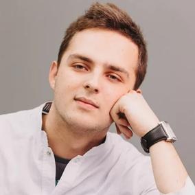 Парфенов Евгений Юрьевич, стоматолог-хирург