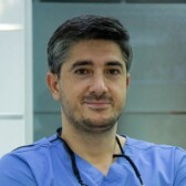 Мунир Исам Аль-Жажани, стоматолог-терапевт