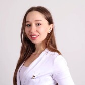 Шибзухова Альмира Тимуровна, стоматолог-терапевт