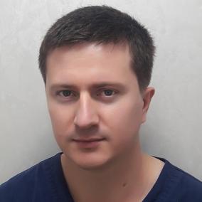 Кунаков Вадим Сергеевич, стоматолог-терапевт