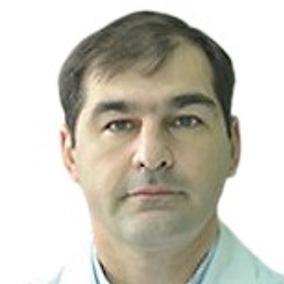 Арзуманов Арнольд Валерьевич, невролог