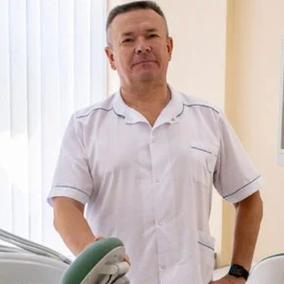 Пархоменко Сергей Анатольевич, стоматолог-терапевт