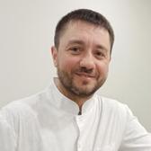 Адамчик Руслан Александрович, стоматолог-терапевт