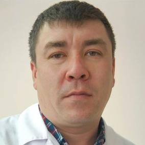 Хайретдинов Азат Ришатович, стоматолог-хирург