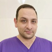 Навоян Седрак Егорович, имплантолог