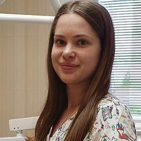 Симакина Юлия Александровна, стоматолог-терапевт