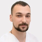 Саакян Артур Михайлович, стоматолог-хирург