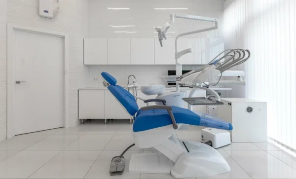 Улыбайся, стоматологическая клиника