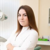 Лагутенко Виктория Олеговна, стоматолог-хирург