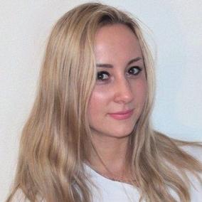 Семенова (Пузикова) Алена Владимировна, стоматолог-терапевт