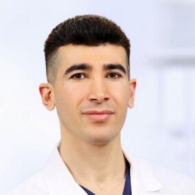 Мохамад Али Шади, офтальмолог