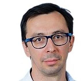 Петров Евгений Александрович, стоматолог-хирург