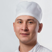 Бакиров Рустам Ильдусович, имплантолог