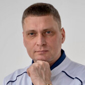 Есипов Дмитрий Вячеславович, пластический хирург