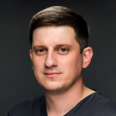 Торников Владимир Валерьевич, стоматолог-хирург